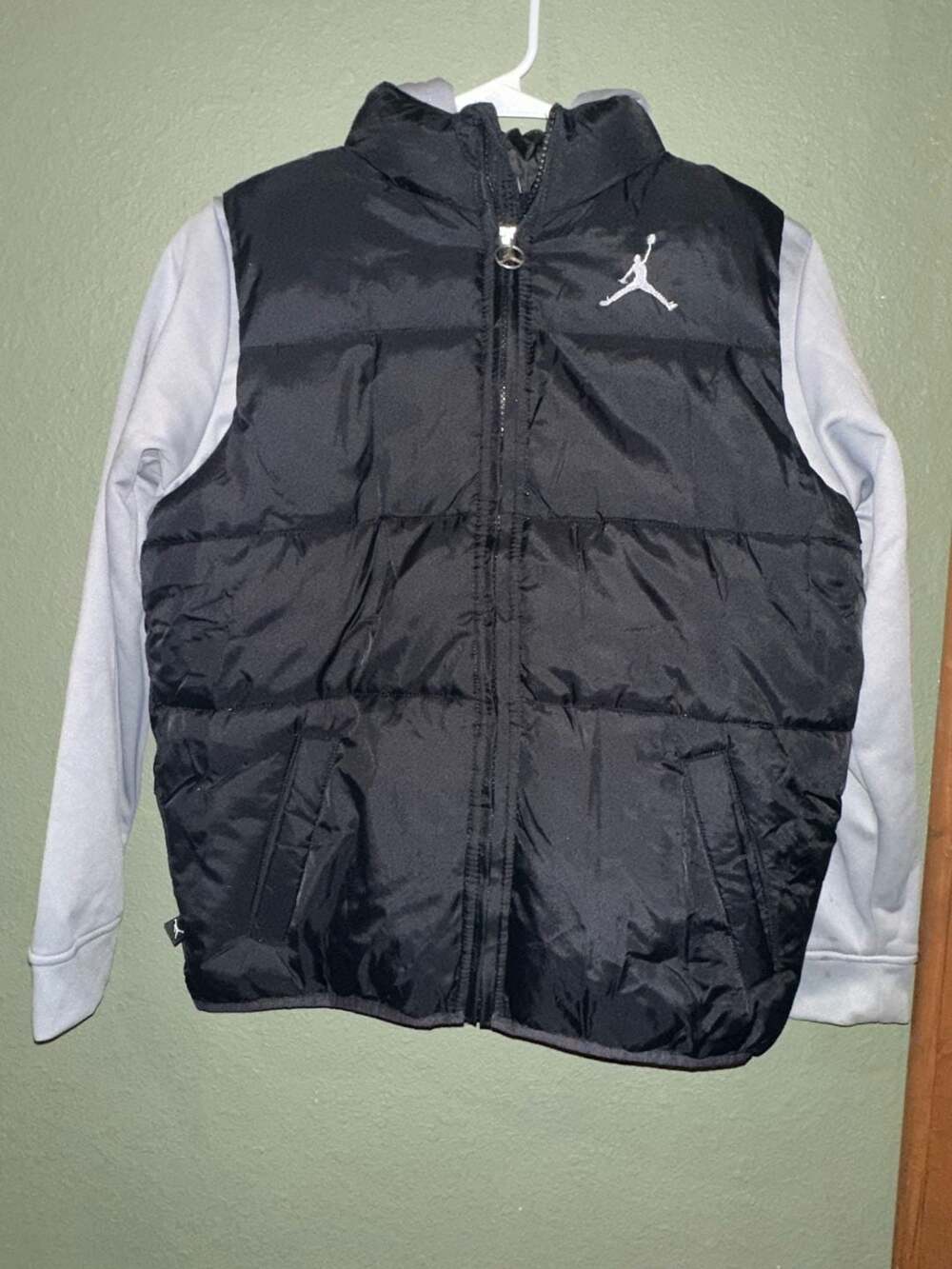 Jordan Boys Puffer Hooded Jacket with Fleece Sleeves, Black and Grey, Size Mediu